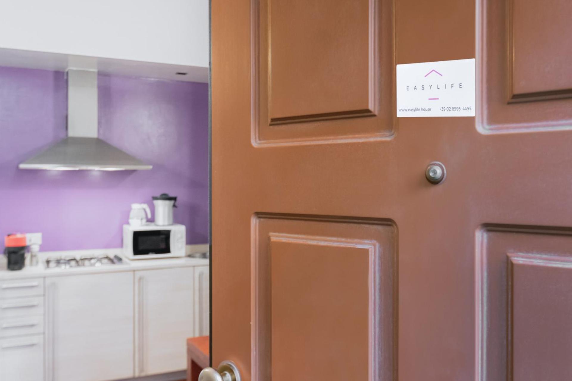 Easylife - Elegante In Moscova * Mailand